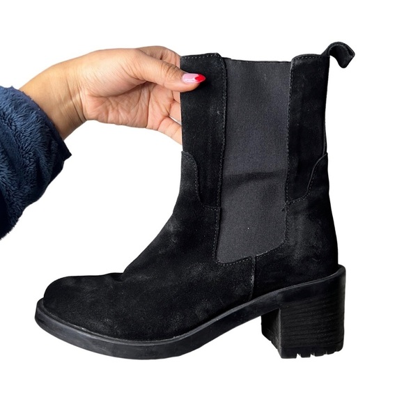 Emanuel Crasto black suede pull on lug sole boots Size 39 - Picture 1 of 7